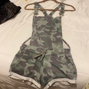X-small camo overall/romper shorts